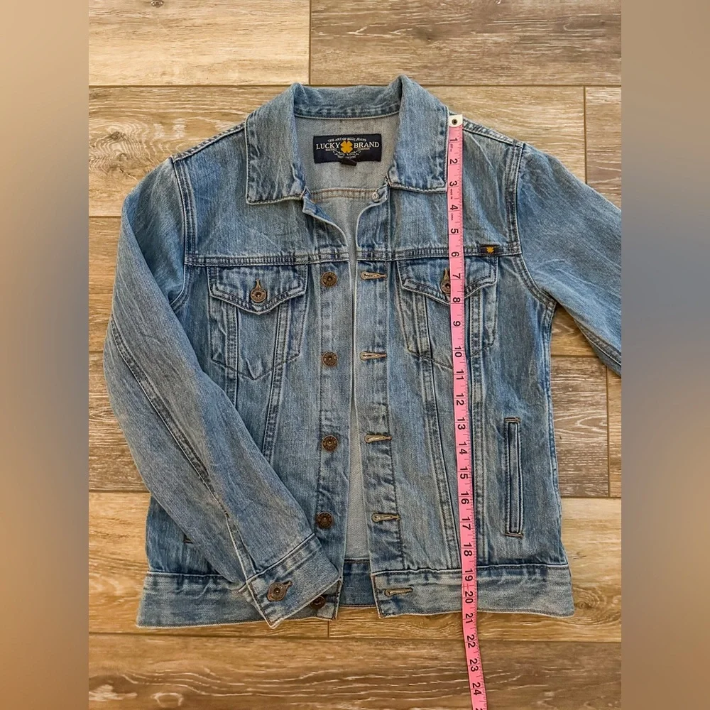 Women’s Lucky Brand jean jacket - Picture 12 of 12